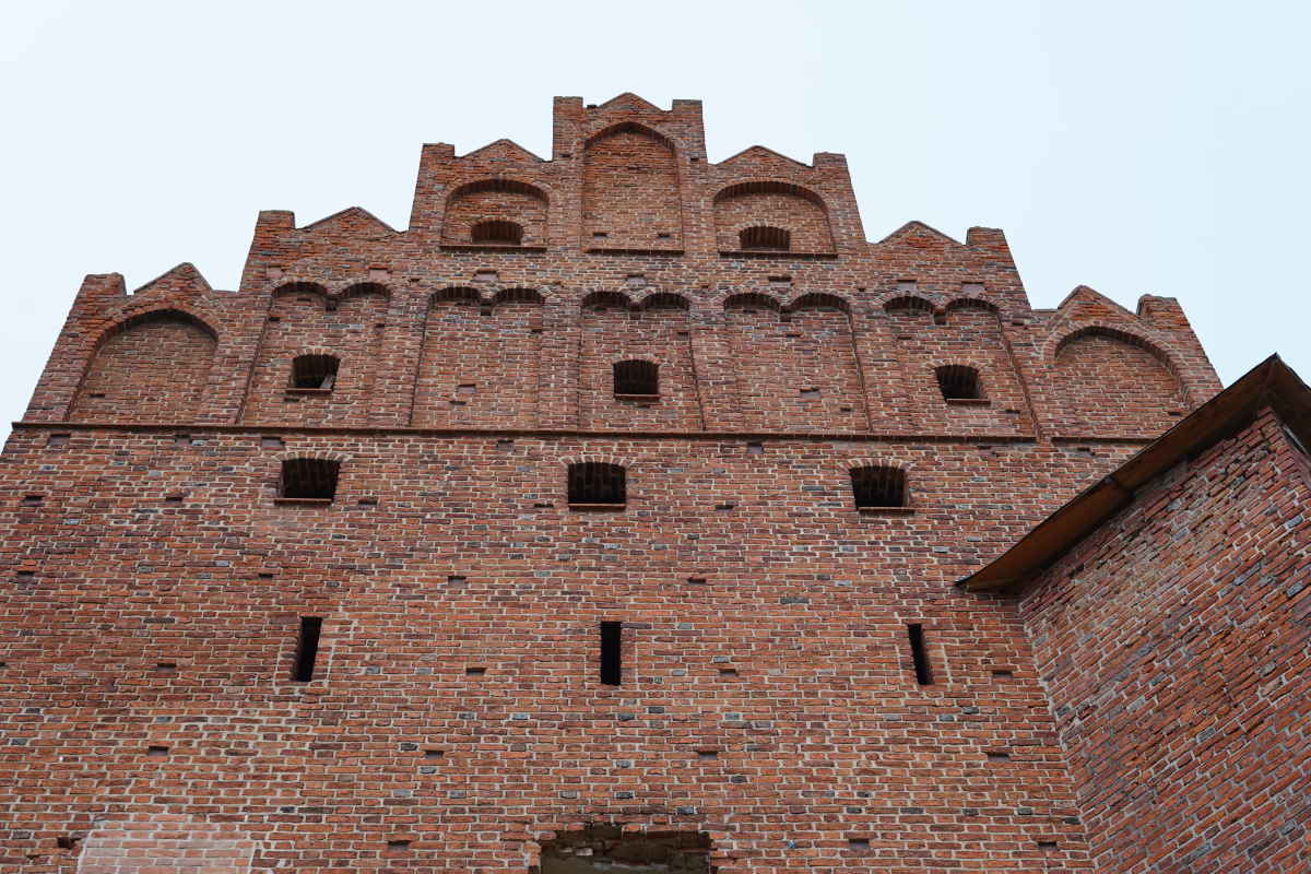 https://mdw-travel-data-us-east-1.s3.amazonaws.com/img/country/Poland/Teutonic-Castle/img_02.jpg