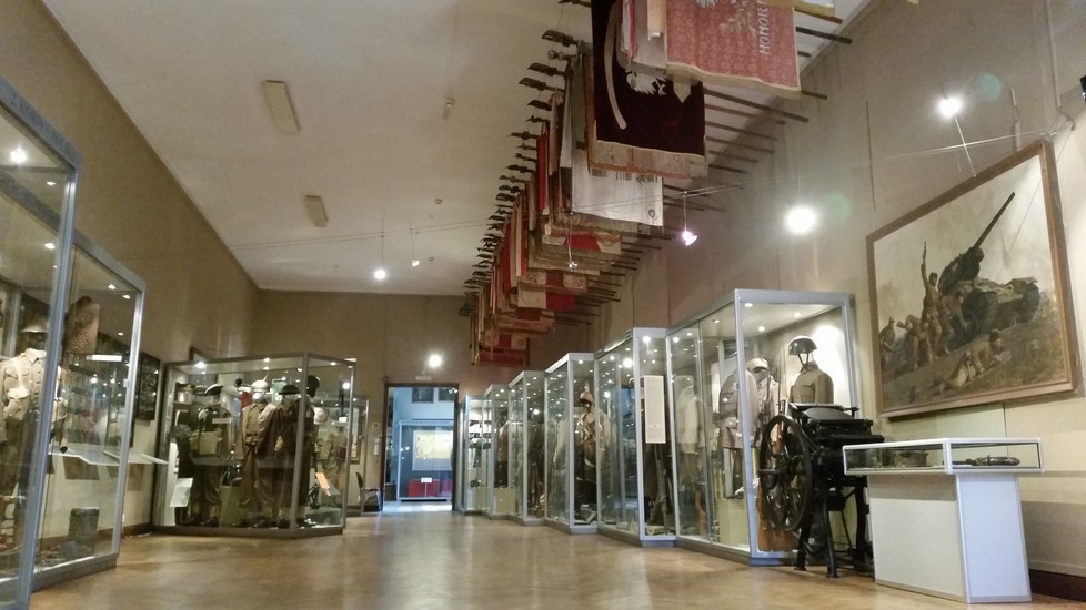 https://mdw-travel-data-us-east-1.s3.amazonaws.com/img/country/Poland/The-Army-Museum/img_02.jpg