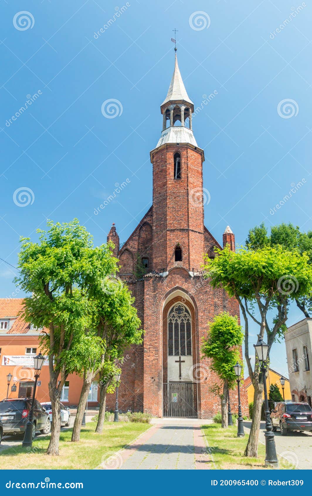 https://mdw-travel-data-us-east-1.s3.amazonaws.com/img/country/Poland/The-Church-of-Saints-Roch-and-Stanislaw-Kostka/img_02.jpg