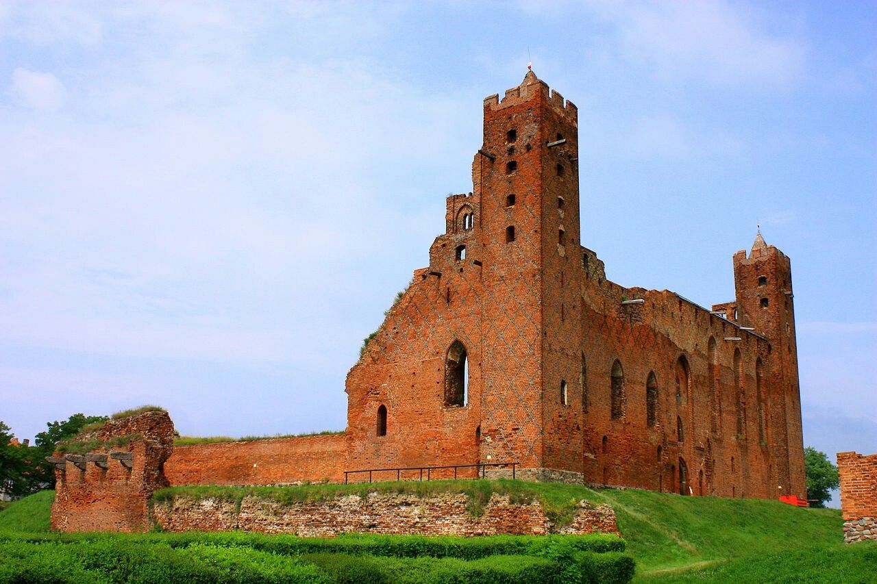 https://mdw-travel-data-us-east-1.s3.amazonaws.com/img/country/Poland/The-Pomeranian-Griffin/img_02.jpg