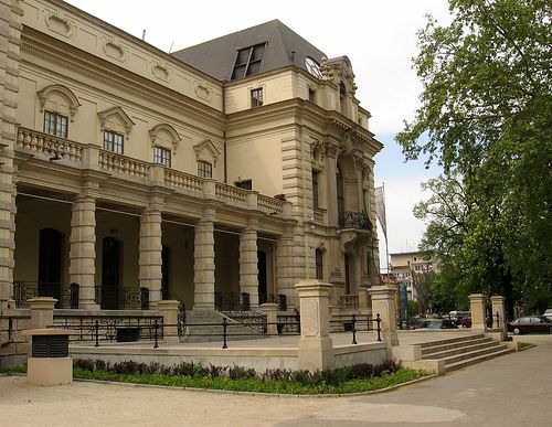 https://mdw-travel-data-us-east-1.s3.amazonaws.com/img/country/Poland/The-Puppet-Theatre/img_00.jpg