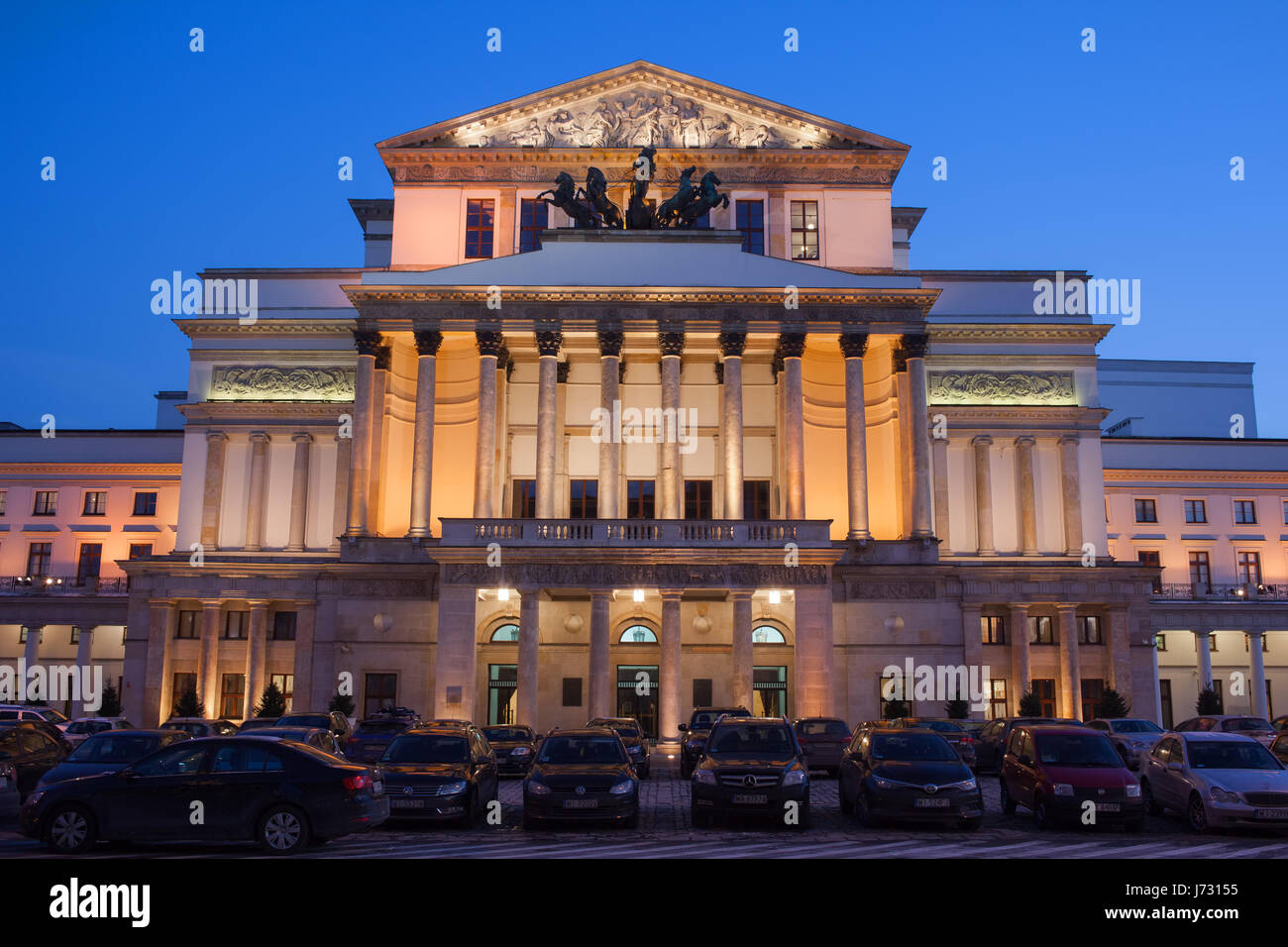 https://mdw-travel-data-us-east-1.s3.amazonaws.com/img/country/Poland/Theatre-Square/img_02.jpg