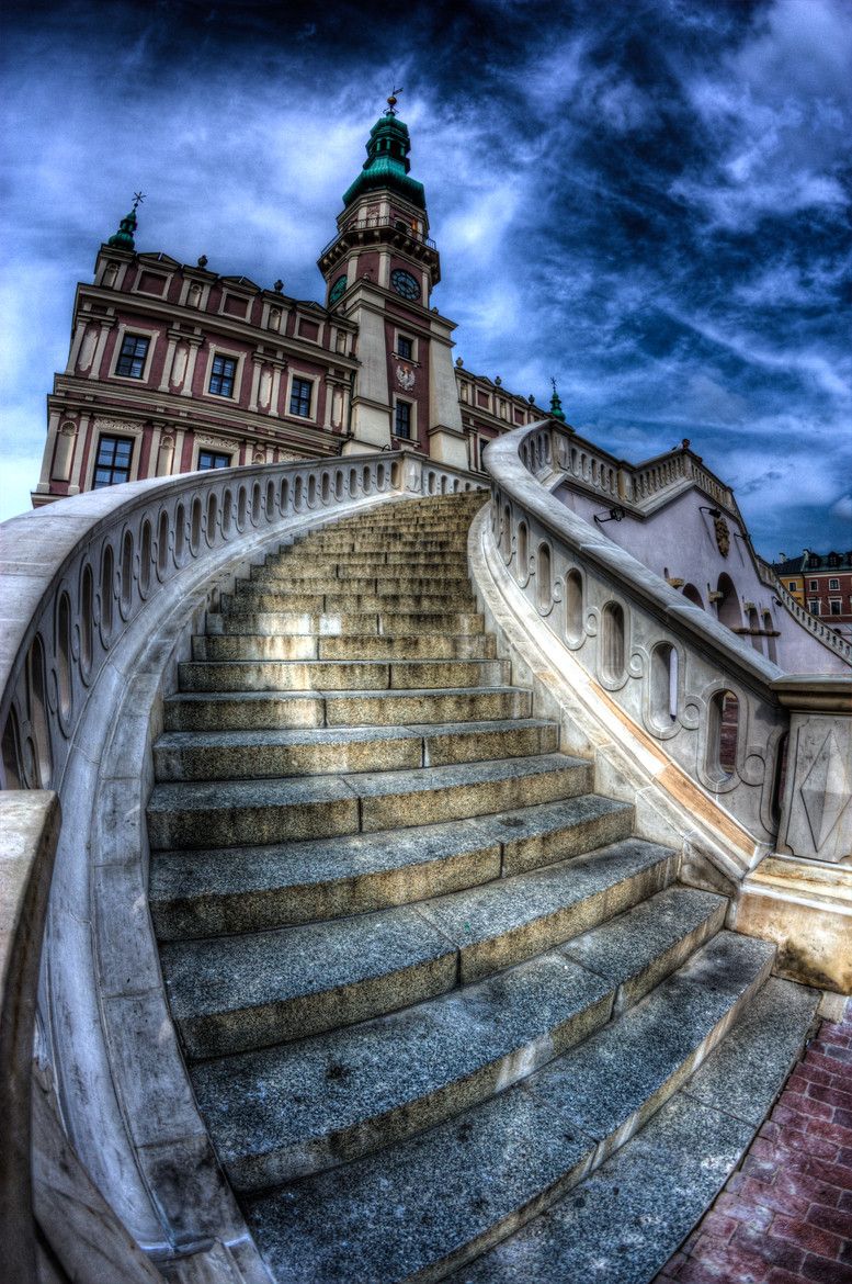 https://mdw-travel-data-us-east-1.s3.amazonaws.com/img/country/Poland/Twardowski-Rocks-and-Stairs/img_00.jpg