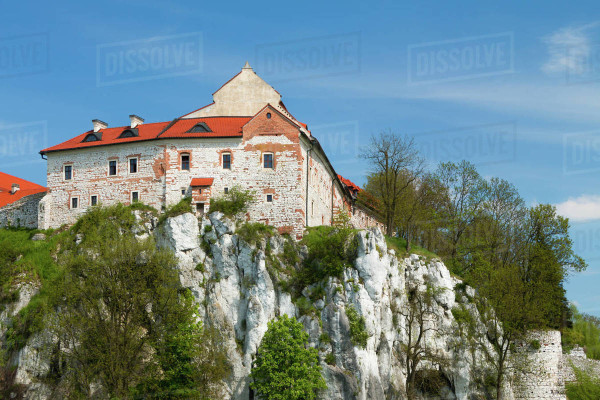 https://mdw-travel-data-us-east-1.s3.amazonaws.com/img/country/Poland/Tyniec-Abbey/img_03.jpg