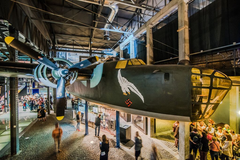 https://mdw-travel-data-us-east-1.s3.amazonaws.com/img/country/Poland/Warsaw-Uprising-Museum/img_02.jpg