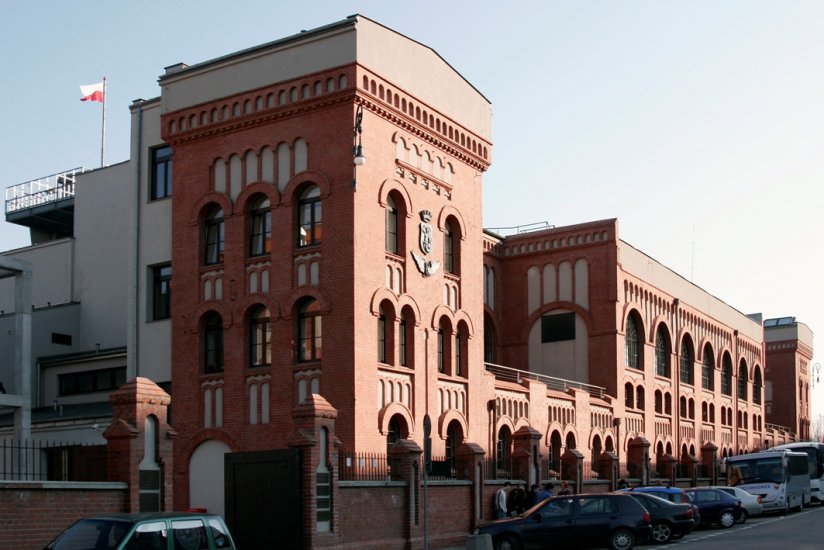 https://mdw-travel-data-us-east-1.s3.amazonaws.com/img/country/Poland/Warsaw-Uprising-Museum/img_03.jpg