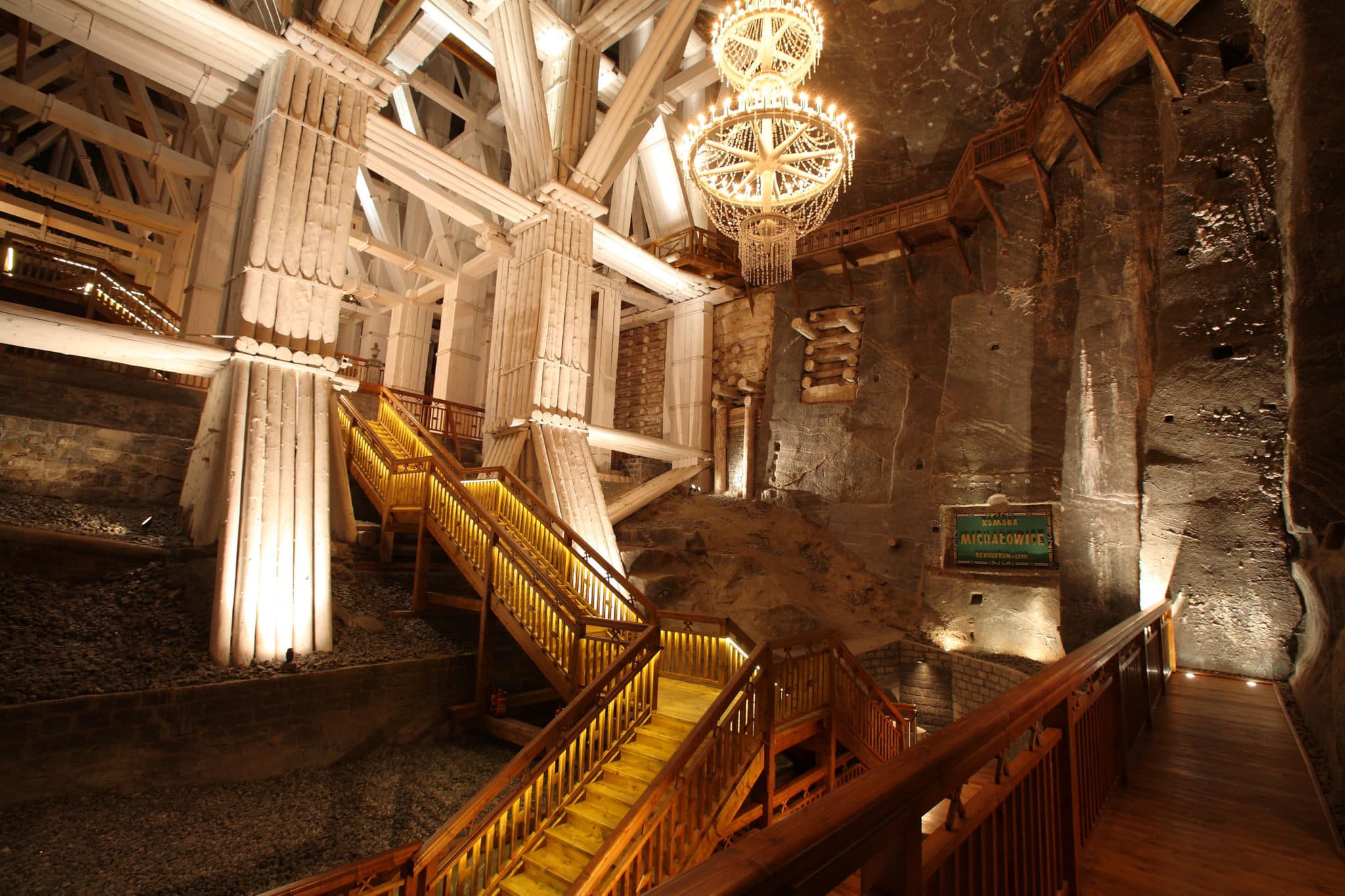 https://mdw-travel-data-us-east-1.s3.amazonaws.com/img/country/Poland/Wieliczka-Salt-Mine/img_01.jpg