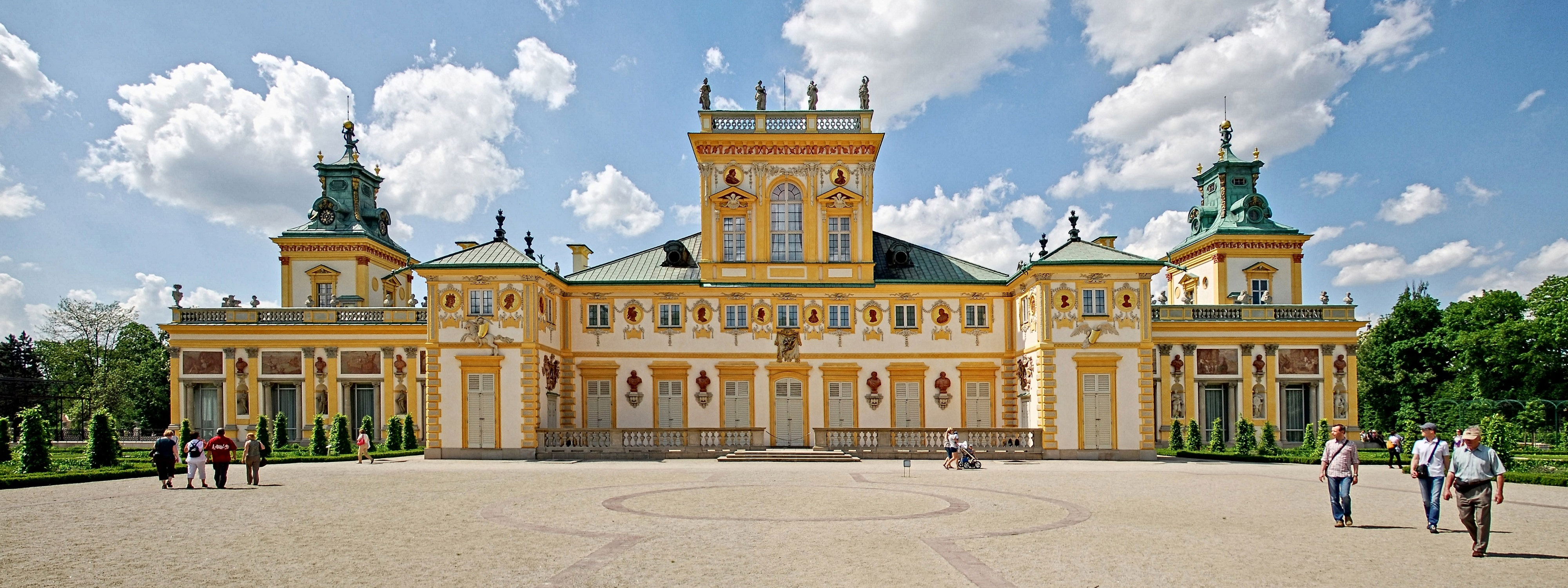 https://mdw-travel-data-us-east-1.s3.amazonaws.com/img/country/Poland/Wilanow-Palace/img_00.jpg