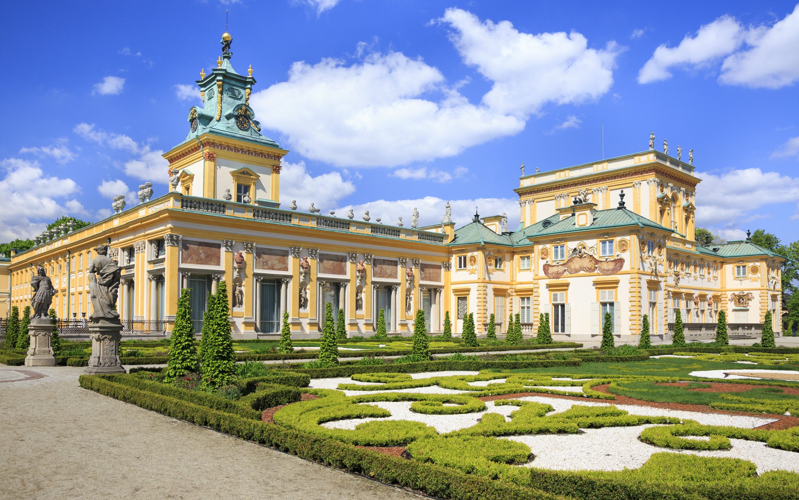 https://mdw-travel-data-us-east-1.s3.amazonaws.com/img/country/Poland/Wilanow-Palace/img_02.jpg