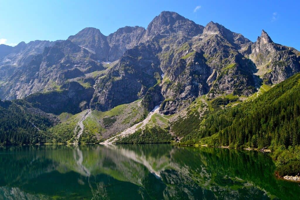 https://mdw-travel-data-us-east-1.s3.amazonaws.com/img/country/Poland/Zakopane/img_03.jpg