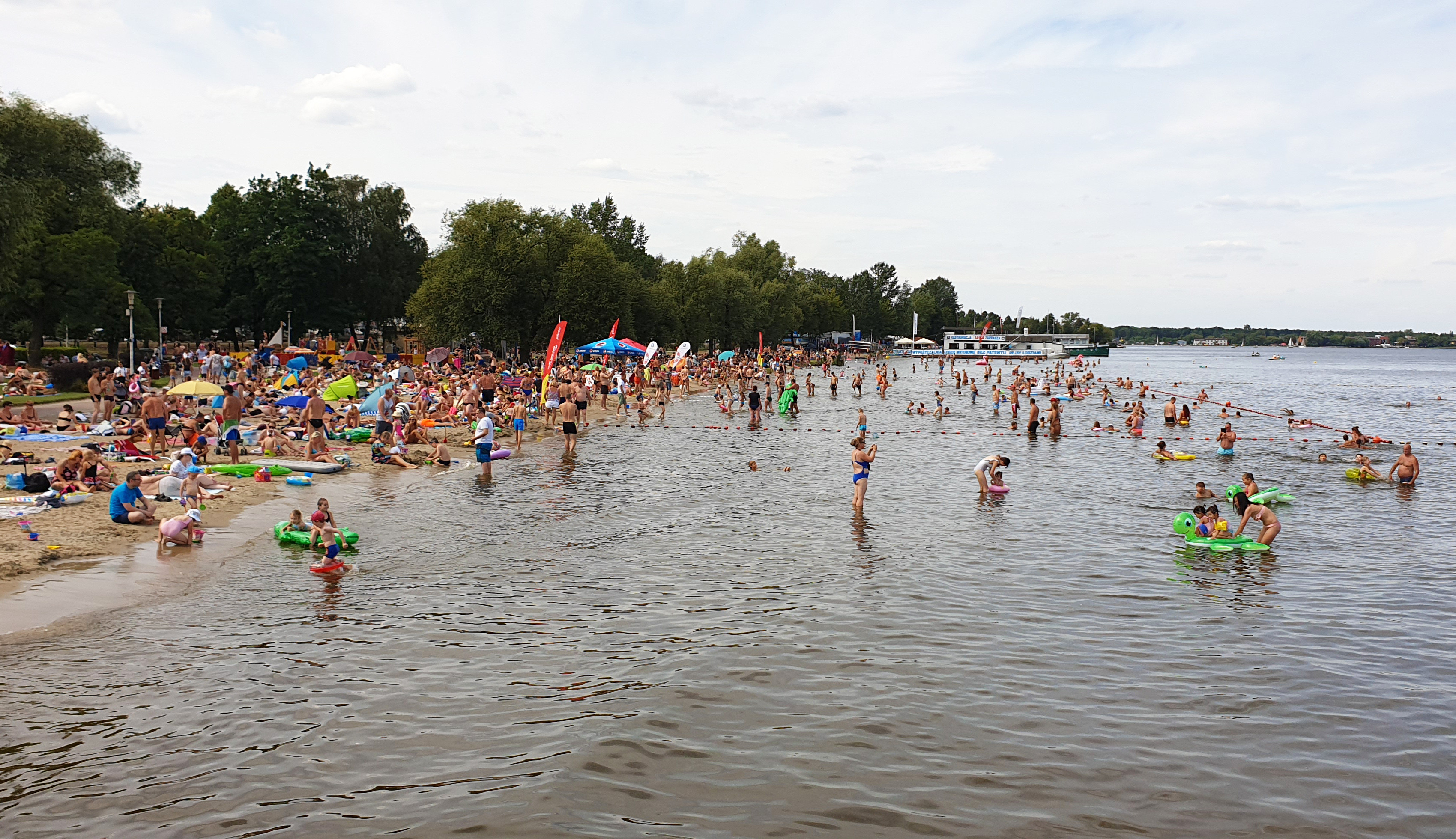 https://mdw-travel-data-us-east-1.s3.amazonaws.com/img/country/Poland/Zegrze-Reservoir/img_02.jpg
