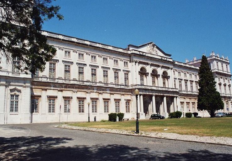 https://mdw-travel-data-us-east-1.s3.amazonaws.com/img/country/Portugal/Ajuda-National-Palace/img_03.jpg