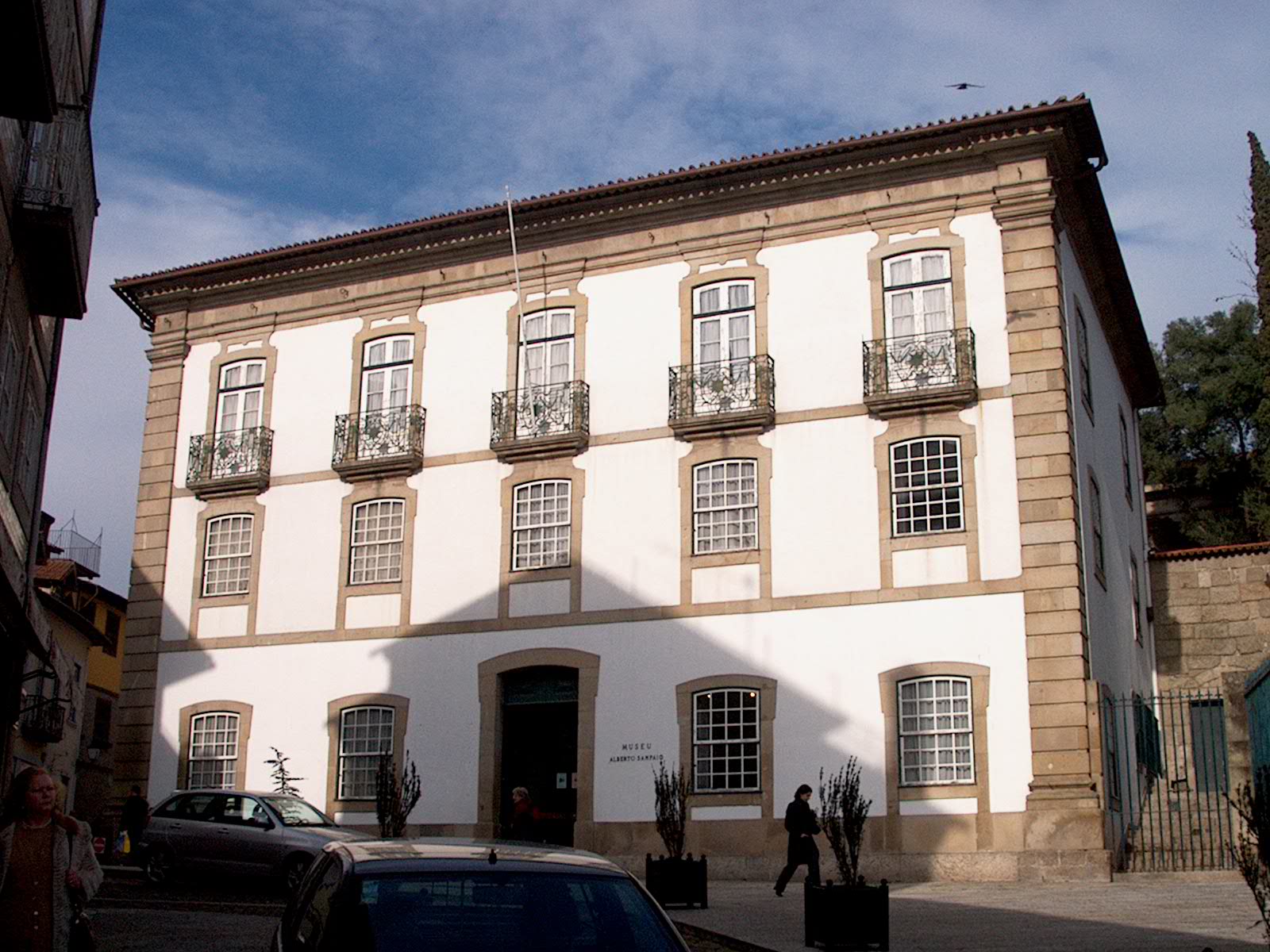 https://mdw-travel-data-us-east-1.s3.amazonaws.com/img/country/Portugal/Alberto-Sampaio-Museum/img_02.jpg