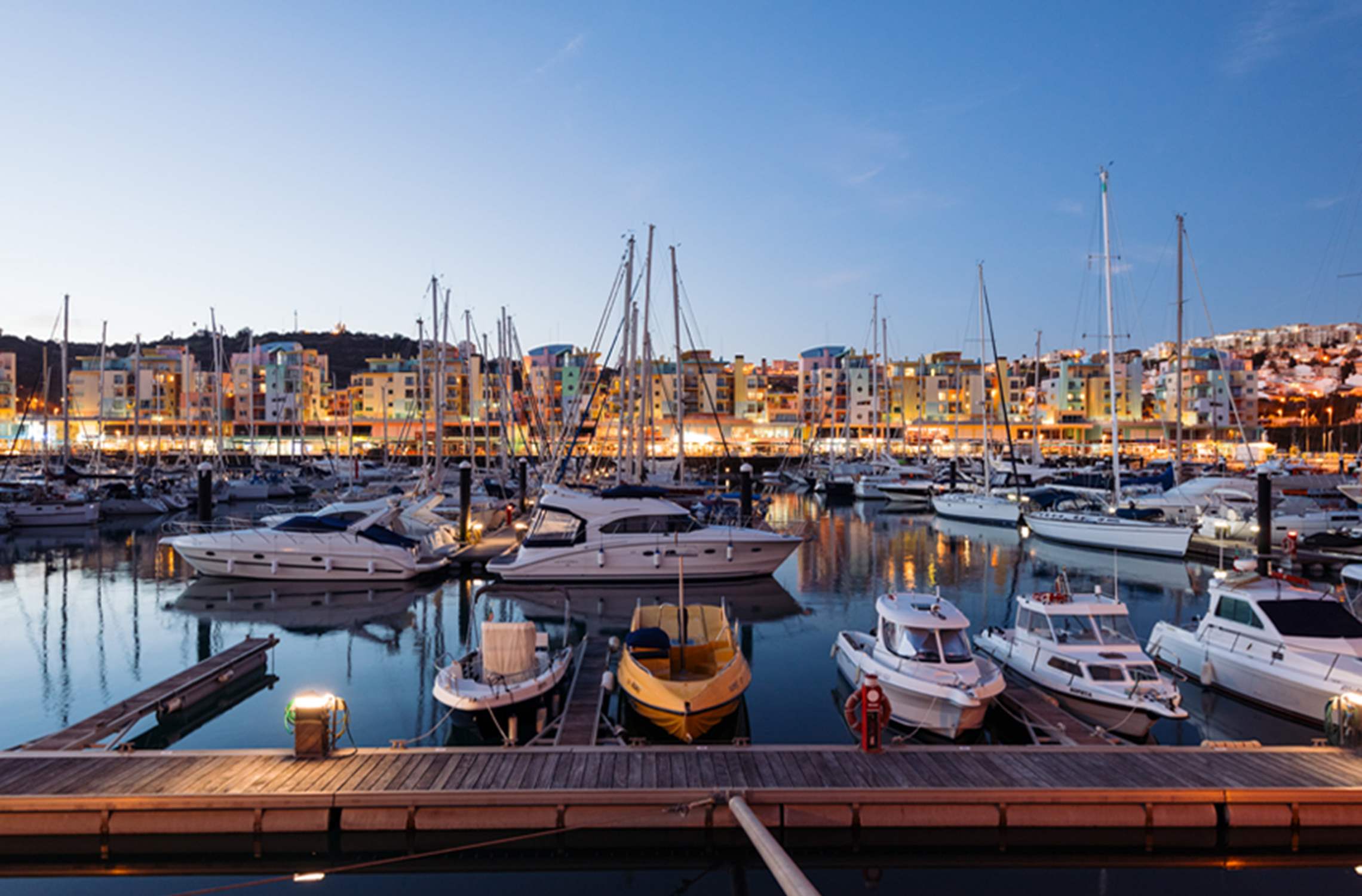 https://mdw-travel-data-us-east-1.s3.amazonaws.com/img/country/Portugal/Albufeira-Marina/img_01.jpg