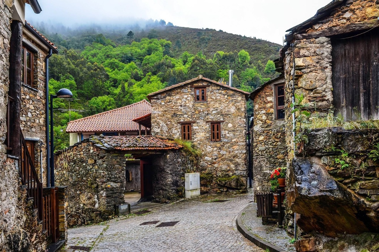 https://mdw-travel-data-us-east-1.s3.amazonaws.com/img/country/Portugal/Aldeia-da-Pena/img_01.jpg