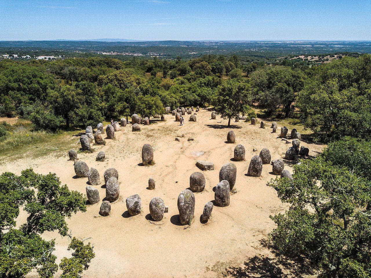 https://mdw-travel-data-us-east-1.s3.amazonaws.com/img/country/Portugal/Almendres-Cromlech/img_02.jpg