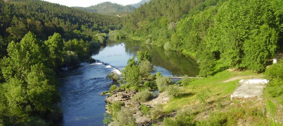 https://mdw-travel-data-us-east-1.s3.amazonaws.com/img/country/Portugal/Alvao-Natural-Park/img_03.jpg
