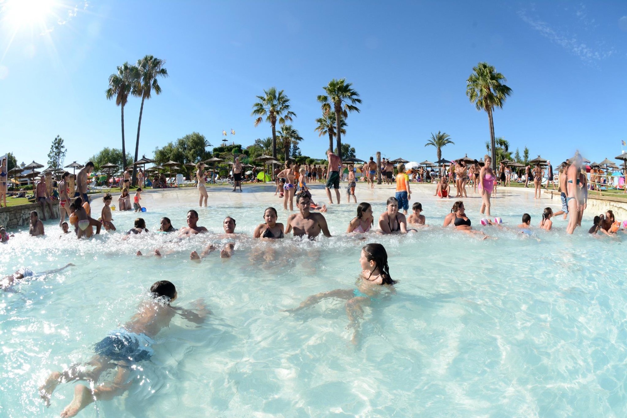 https://mdw-travel-data-us-east-1.s3.amazonaws.com/img/country/Portugal/Aqualand-Algarve/img_01.jpg