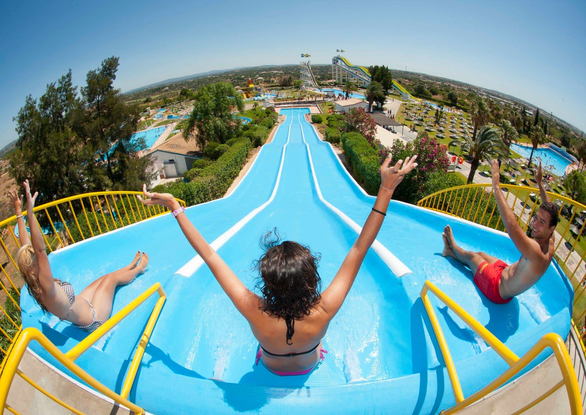 https://mdw-travel-data-us-east-1.s3.amazonaws.com/img/country/Portugal/Aqualand-Algarve/img_02.jpg