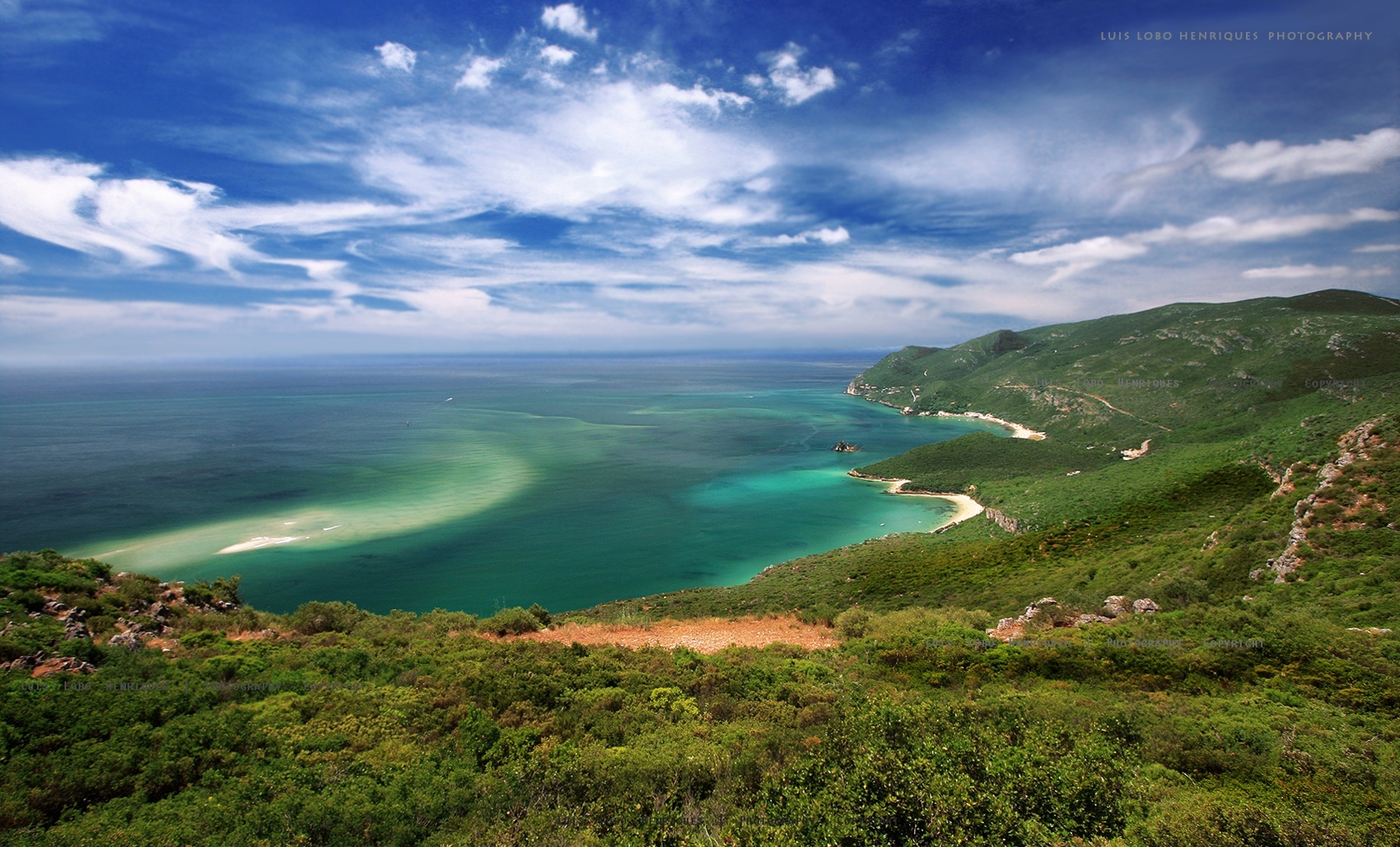 https://mdw-travel-data-us-east-1.s3.amazonaws.com/img/country/Portugal/Arrabida-Natural-Park/img_02.jpg