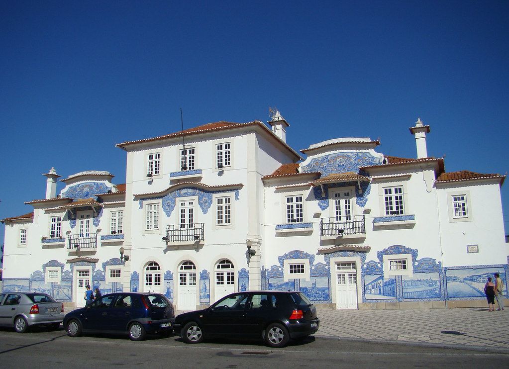 https://mdw-travel-data-us-east-1.s3.amazonaws.com/img/country/Portugal/Aveiro-Old-Train-Station/img_02.jpg