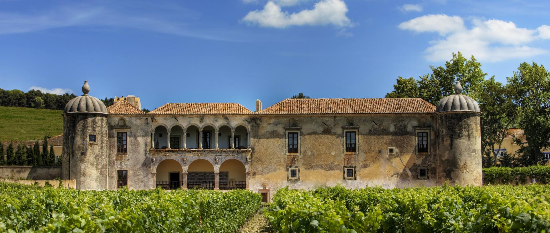 https://mdw-travel-data-us-east-1.s3.amazonaws.com/img/country/Portugal/Bacalhoa-Palace-and-Estate/img_00.jpg