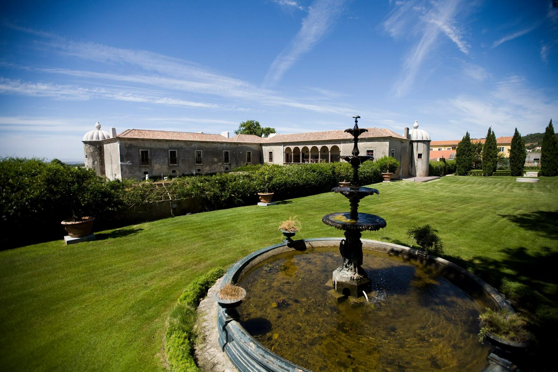 https://mdw-travel-data-us-east-1.s3.amazonaws.com/img/country/Portugal/Bacalhoa-Palace-and-Estate/img_02.jpg
