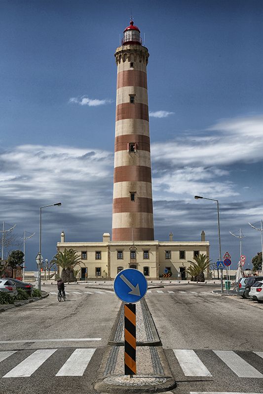 https://mdw-travel-data-us-east-1.s3.amazonaws.com/img/country/Portugal/Barra-Lighthouse/img_02.jpg