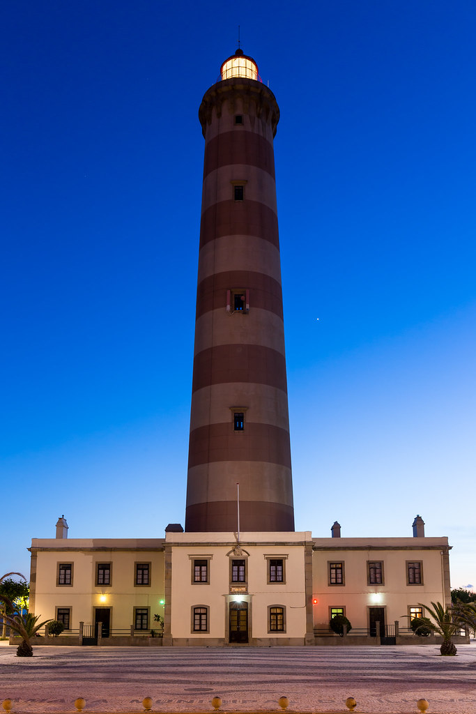 https://mdw-travel-data-us-east-1.s3.amazonaws.com/img/country/Portugal/Barra-Lighthouse/img_03.jpg