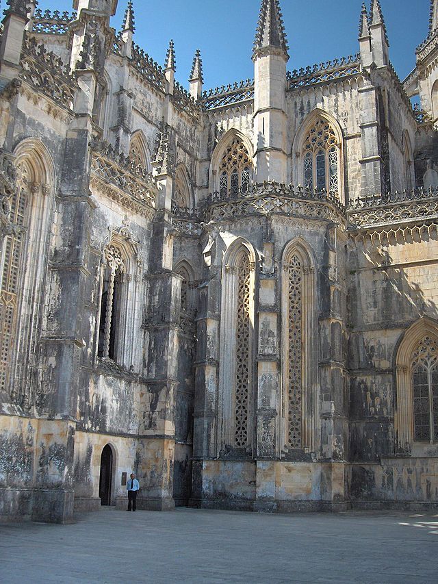 https://mdw-travel-data-us-east-1.s3.amazonaws.com/img/country/Portugal/Batalha-Monastery/img_02.jpg