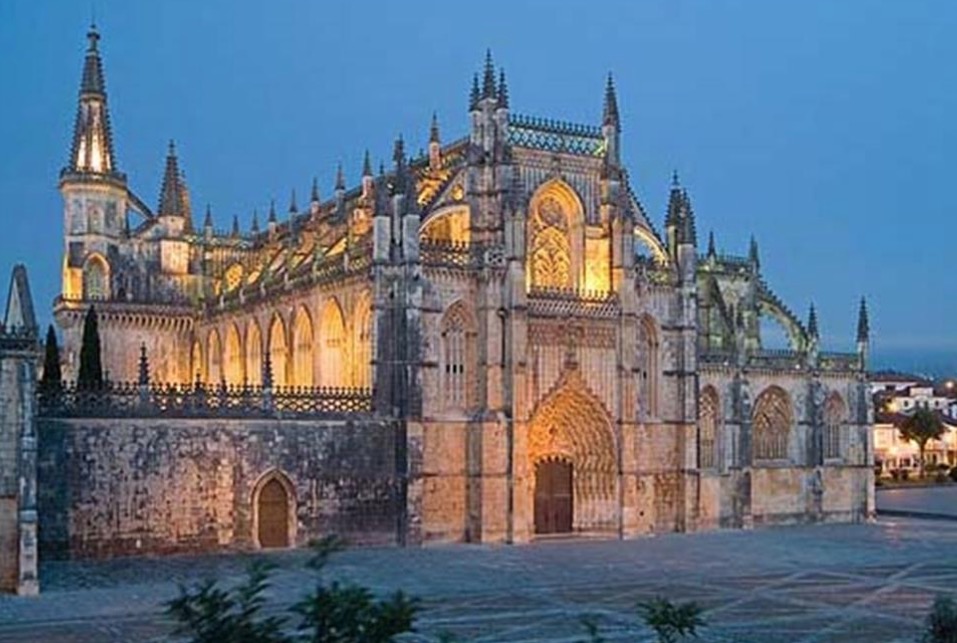 https://mdw-travel-data-us-east-1.s3.amazonaws.com/img/country/Portugal/Batalha-Monastery/img_03.jpg