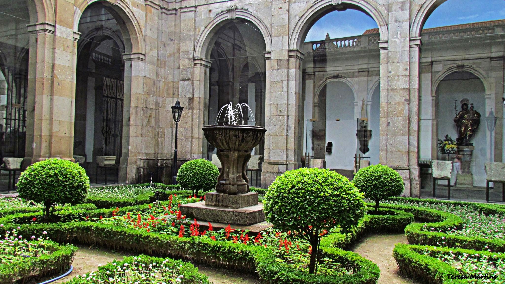 https://mdw-travel-data-us-east-1.s3.amazonaws.com/img/country/Portugal/Biscainhos-Museum/img_03.jpg