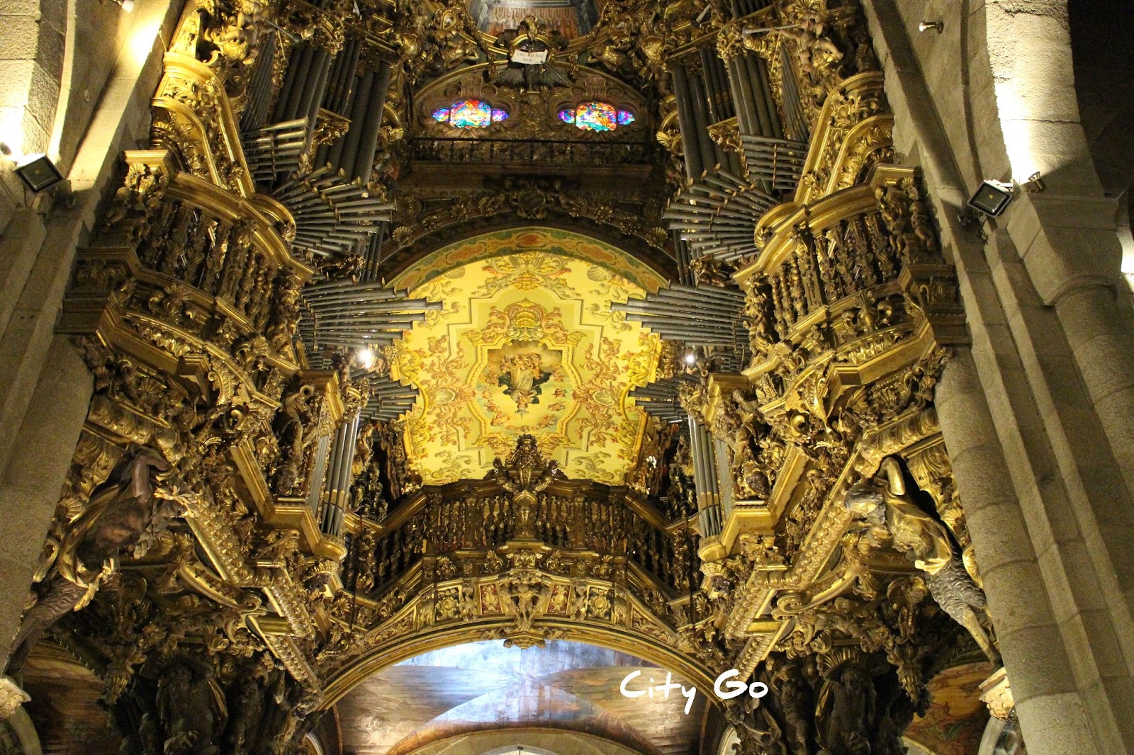 https://mdw-travel-data-us-east-1.s3.amazonaws.com/img/country/Portugal/Braga-Cathedral/img_03.jpg