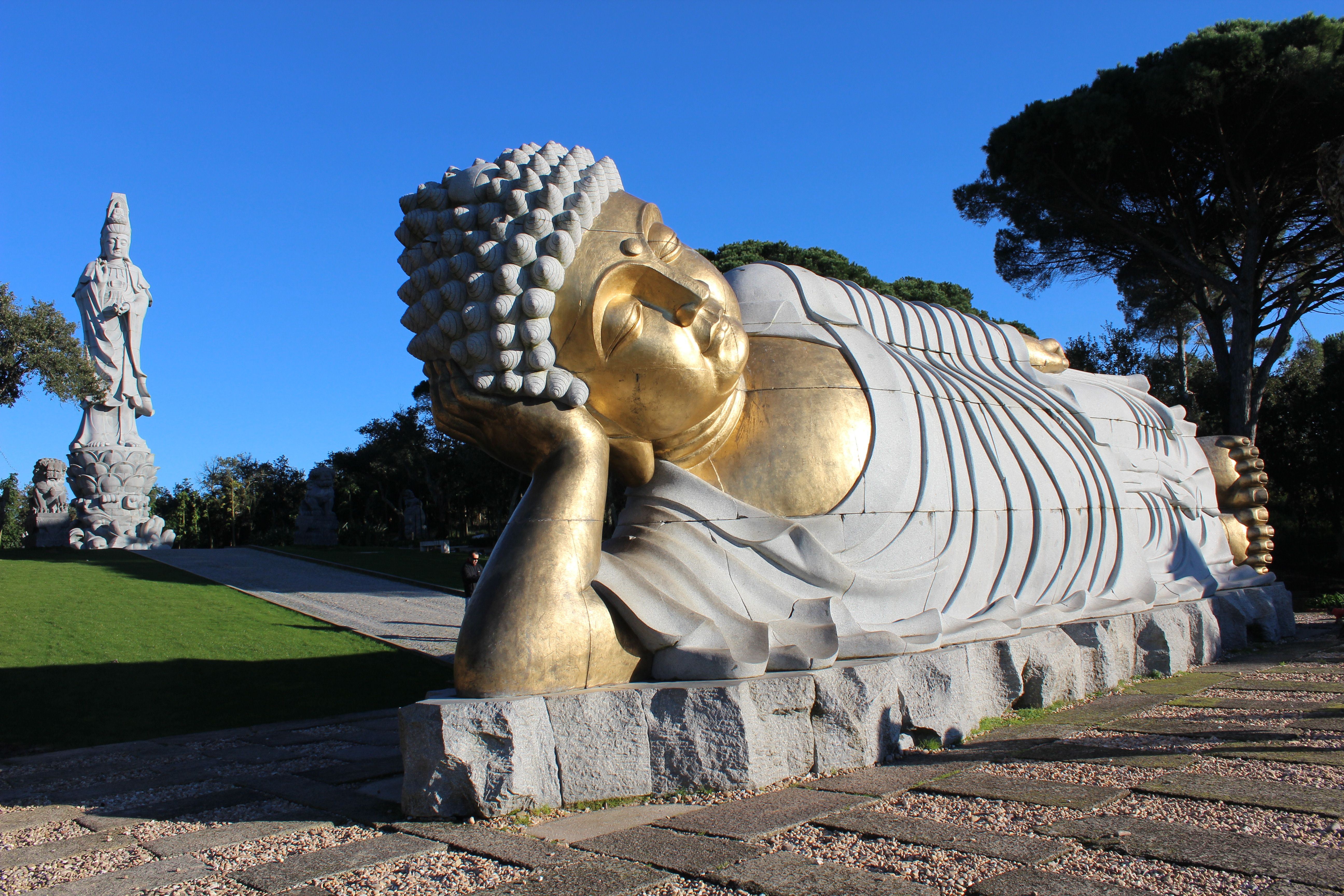 https://mdw-travel-data-us-east-1.s3.amazonaws.com/img/country/Portugal/Buddha-Eden-Garden/img_01.jpg