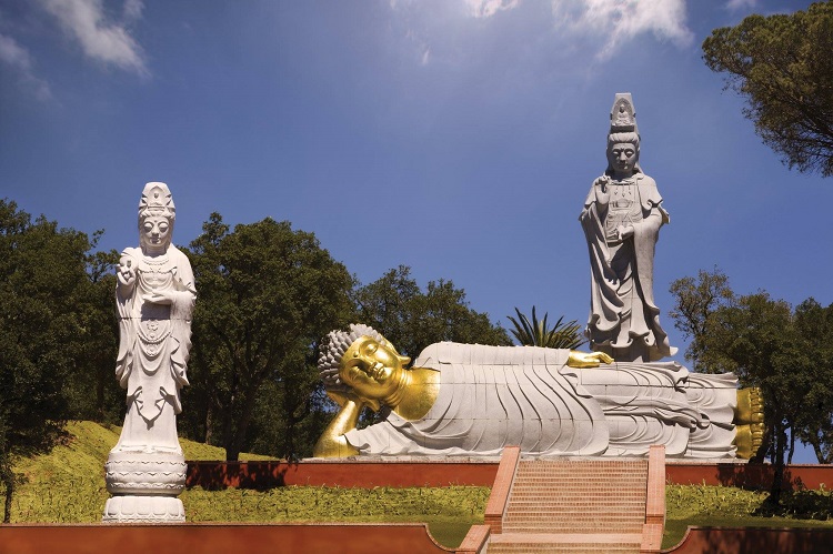 https://mdw-travel-data-us-east-1.s3.amazonaws.com/img/country/Portugal/Buddha-Eden-Garden/img_03.jpg