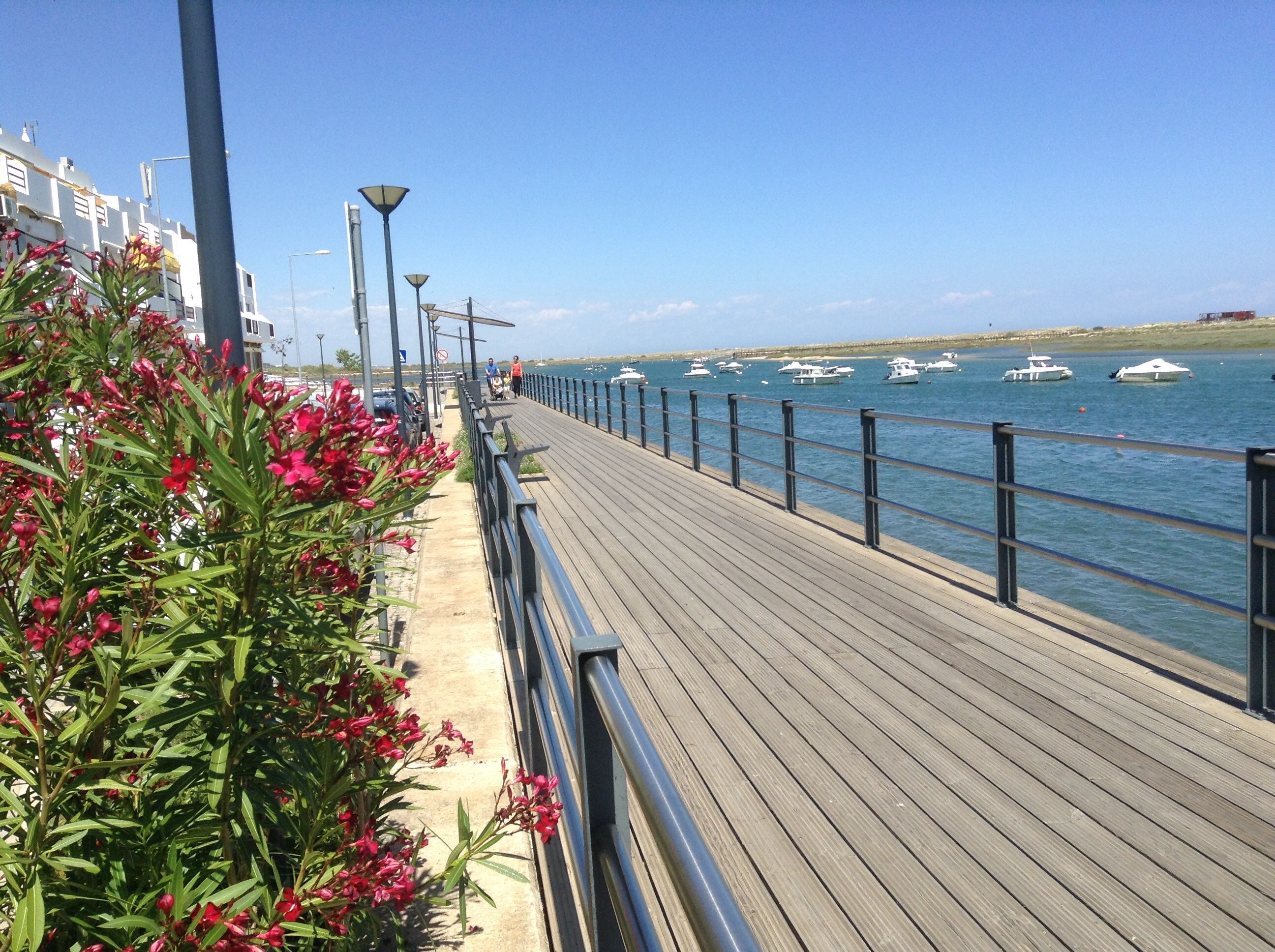 https://mdw-travel-data-us-east-1.s3.amazonaws.com/img/country/Portugal/Cabanas-de-Tavira/img_03.jpg