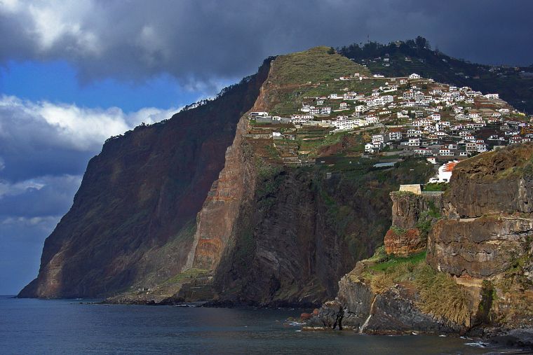 https://mdw-travel-data-us-east-1.s3.amazonaws.com/img/country/Portugal/Cabo-Girao/img_01.jpg