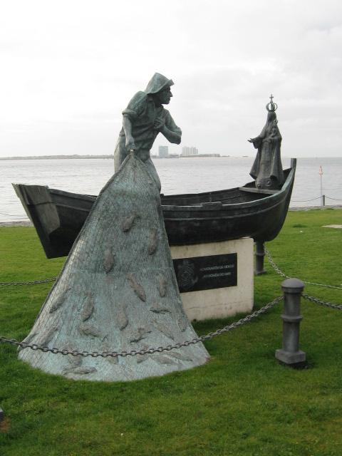 https://mdw-travel-data-us-east-1.s3.amazonaws.com/img/country/Portugal/Cacador-e-Pescador/img_02.jpg