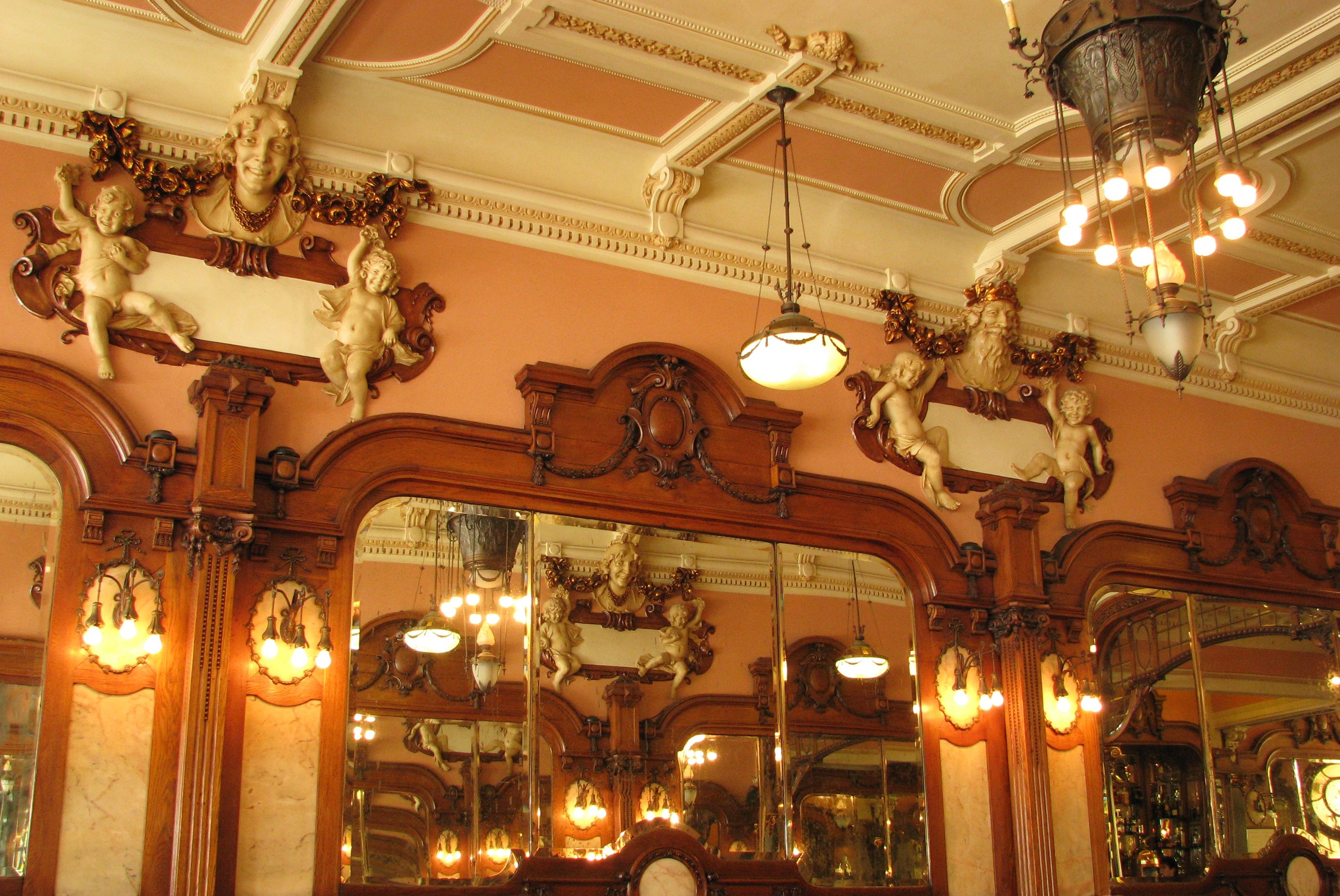 https://mdw-travel-data-us-east-1.s3.amazonaws.com/img/country/Portugal/Cafe-Majestic/img_03.jpg