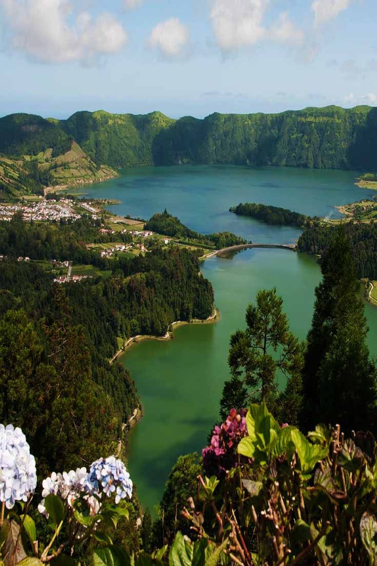 https://mdw-travel-data-us-east-1.s3.amazonaws.com/img/country/Portugal/Caldeira-Rainha/img_00.jpg