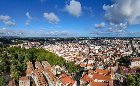 https://mdw-travel-data-us-east-1.s3.amazonaws.com/img/country/Portugal/Caldeira-Rainha/img_03.jpg