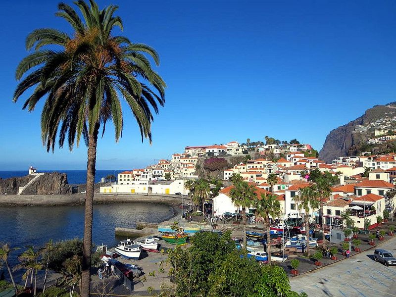 https://mdw-travel-data-us-east-1.s3.amazonaws.com/img/country/Portugal/Camara-de-Lobos/img_03.jpg