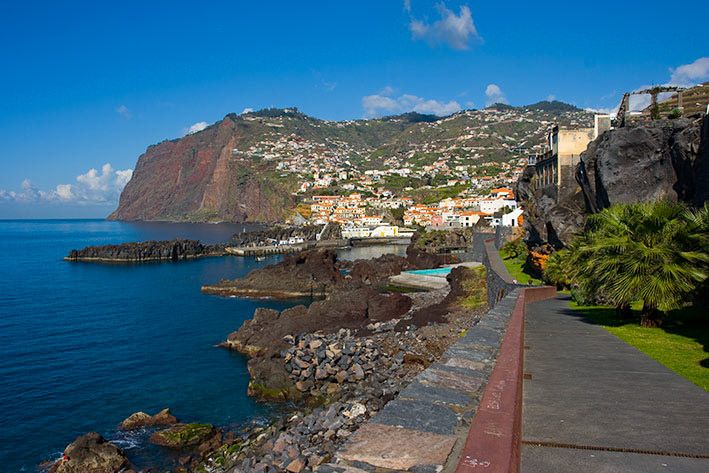https://mdw-travel-data-us-east-1.s3.amazonaws.com/img/country/Portugal/Camara-de-Lobos/img_05.jpg