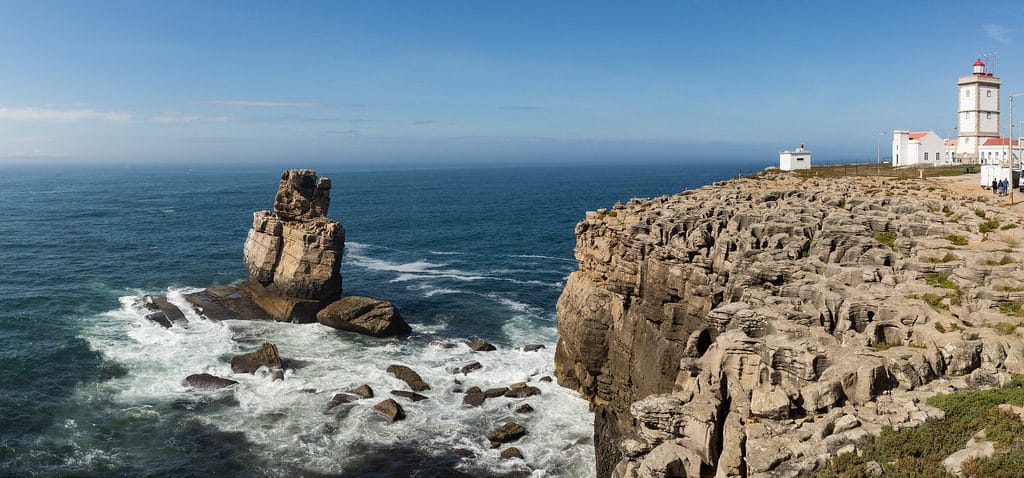 https://mdw-travel-data-us-east-1.s3.amazonaws.com/img/country/Portugal/Cape-Carvoeiro/img_04.jpg