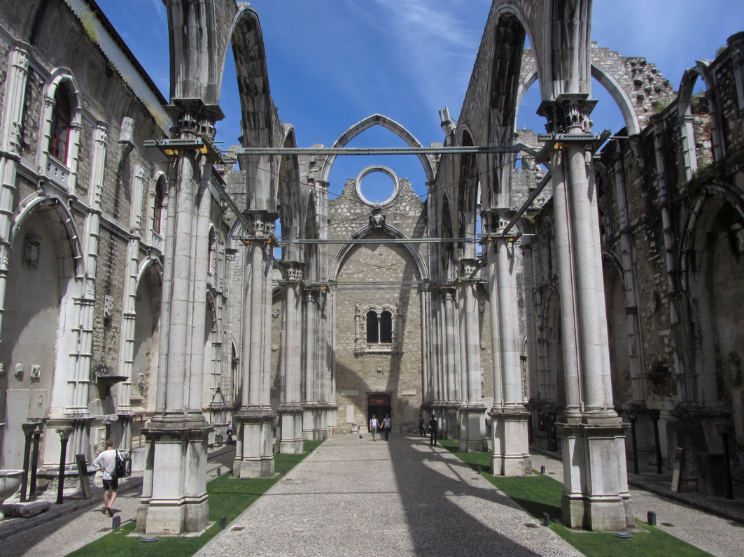 https://mdw-travel-data-us-east-1.s3.amazonaws.com/img/country/Portugal/Carmo-Church/img_02.jpg