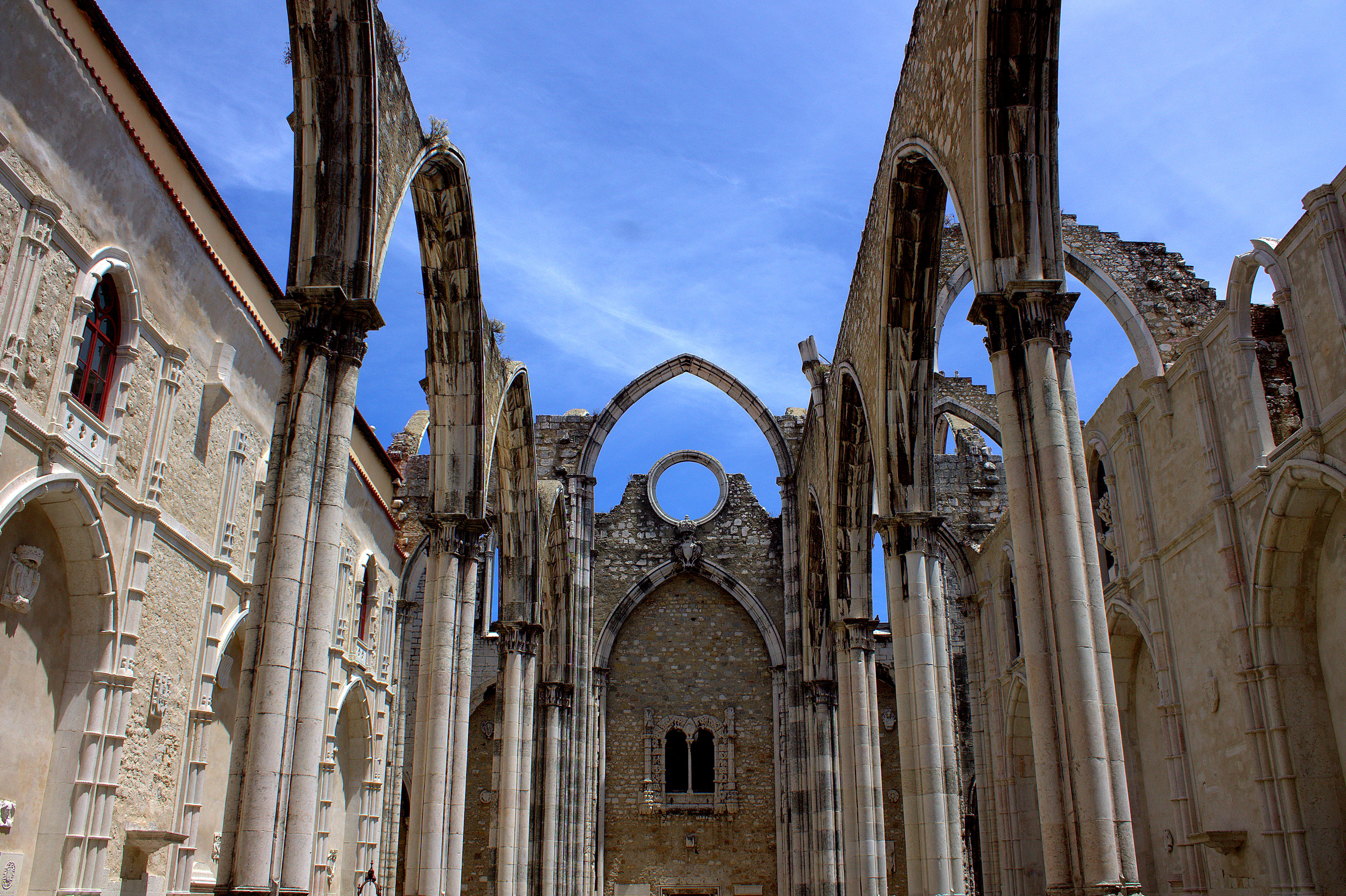 https://mdw-travel-data-us-east-1.s3.amazonaws.com/img/country/Portugal/Carmo-Convent/img_02.jpg