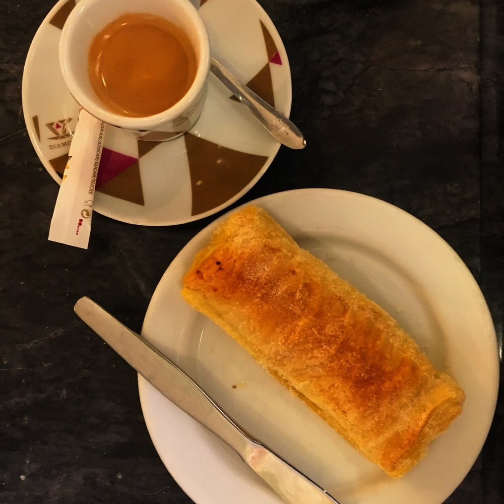 https://mdw-travel-data-us-east-1.s3.amazonaws.com/img/country/Portugal/Casa-da-Piriquita/img_02.jpg