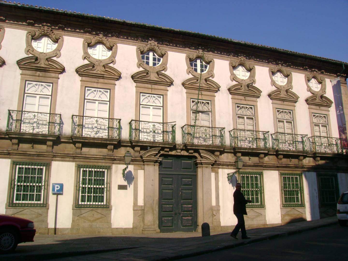 https://mdw-travel-data-us-east-1.s3.amazonaws.com/img/country/Portugal/Casa-dos-Biscainhos/img_01.jpg