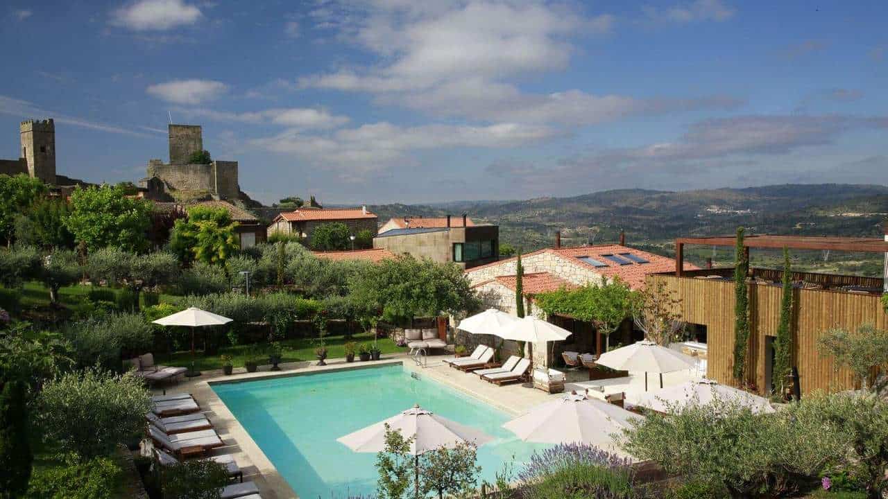 https://mdw-travel-data-us-east-1.s3.amazonaws.com/img/country/Portugal/Casas-do-Coro/img_01.jpg