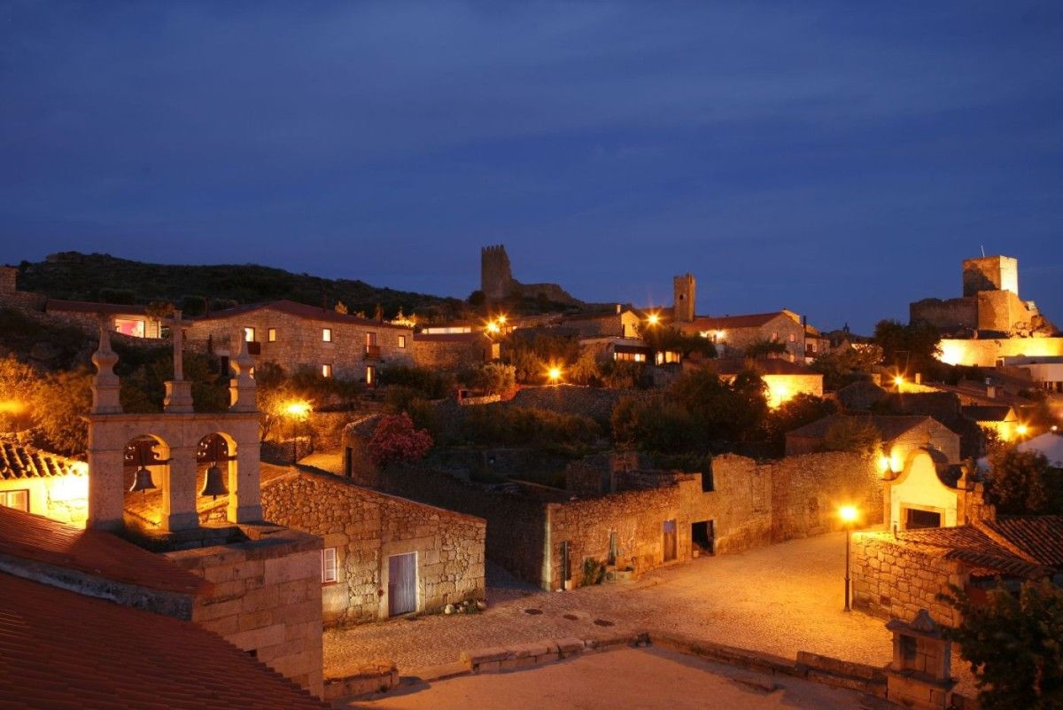 https://mdw-travel-data-us-east-1.s3.amazonaws.com/img/country/Portugal/Casas-do-Coro/img_03.jpg
